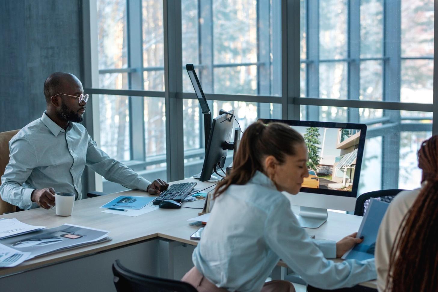 Entorno de trabajo financiero profesional